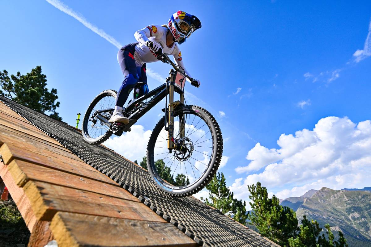 Downhill riders storm to sensational rides on day two of 2024 UCI