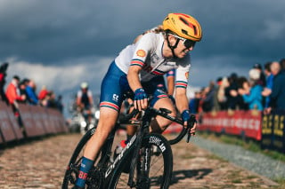 Elinor Barker riding in the peloton