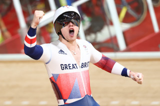 Jack Carlin celebrating at Tokyo 2021