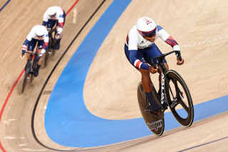 Kadeena Cox leads the mixed team sprint at the Tokyo 2020 Paralympic Games