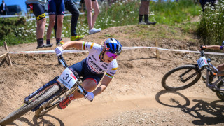 Evie Richards and Cameron Orr take elite cross-country wins at Woody&#039;s Bike Park
