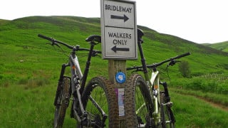 Open up countryside paths for people on bikes say outdoor groups