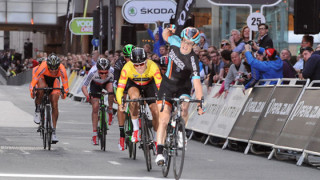 Horton wins at Canary Wharf but Rapha Condor JLT continue team dominance at Tour Series